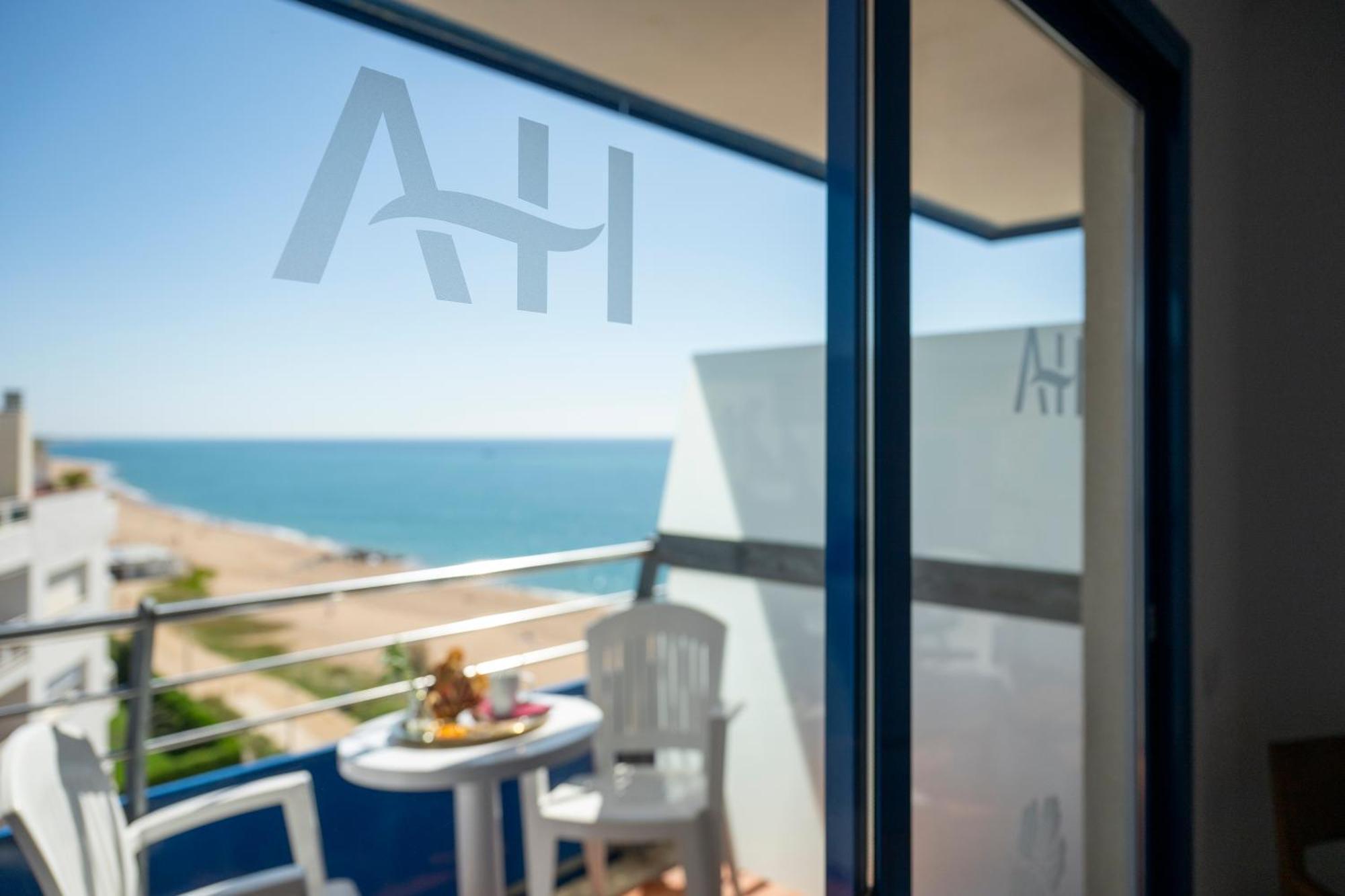 Hotel Tahiti Playa Санта Сузана Екстериор снимка