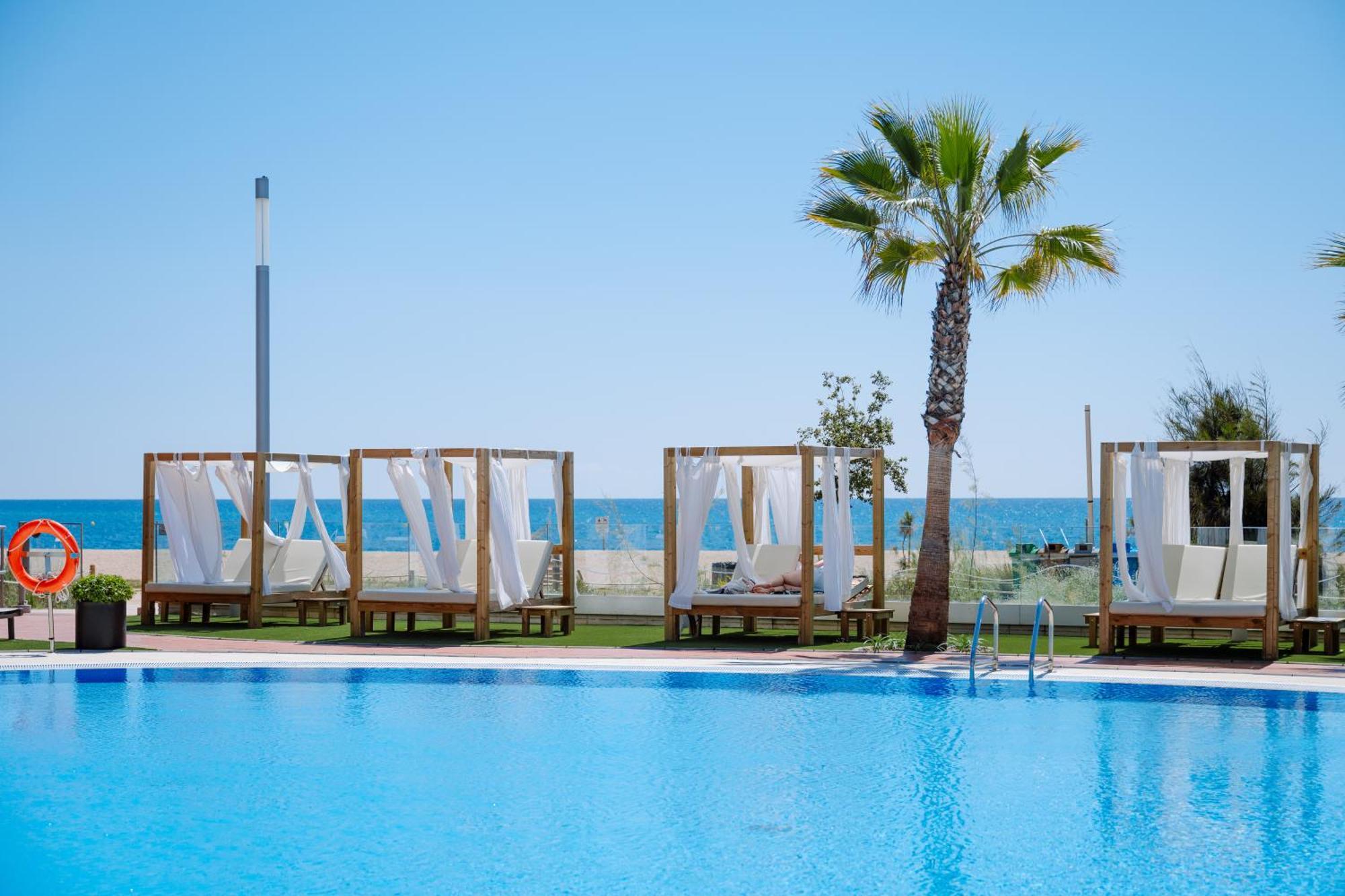 Hotel Tahiti Playa Санта Сузана Екстериор снимка