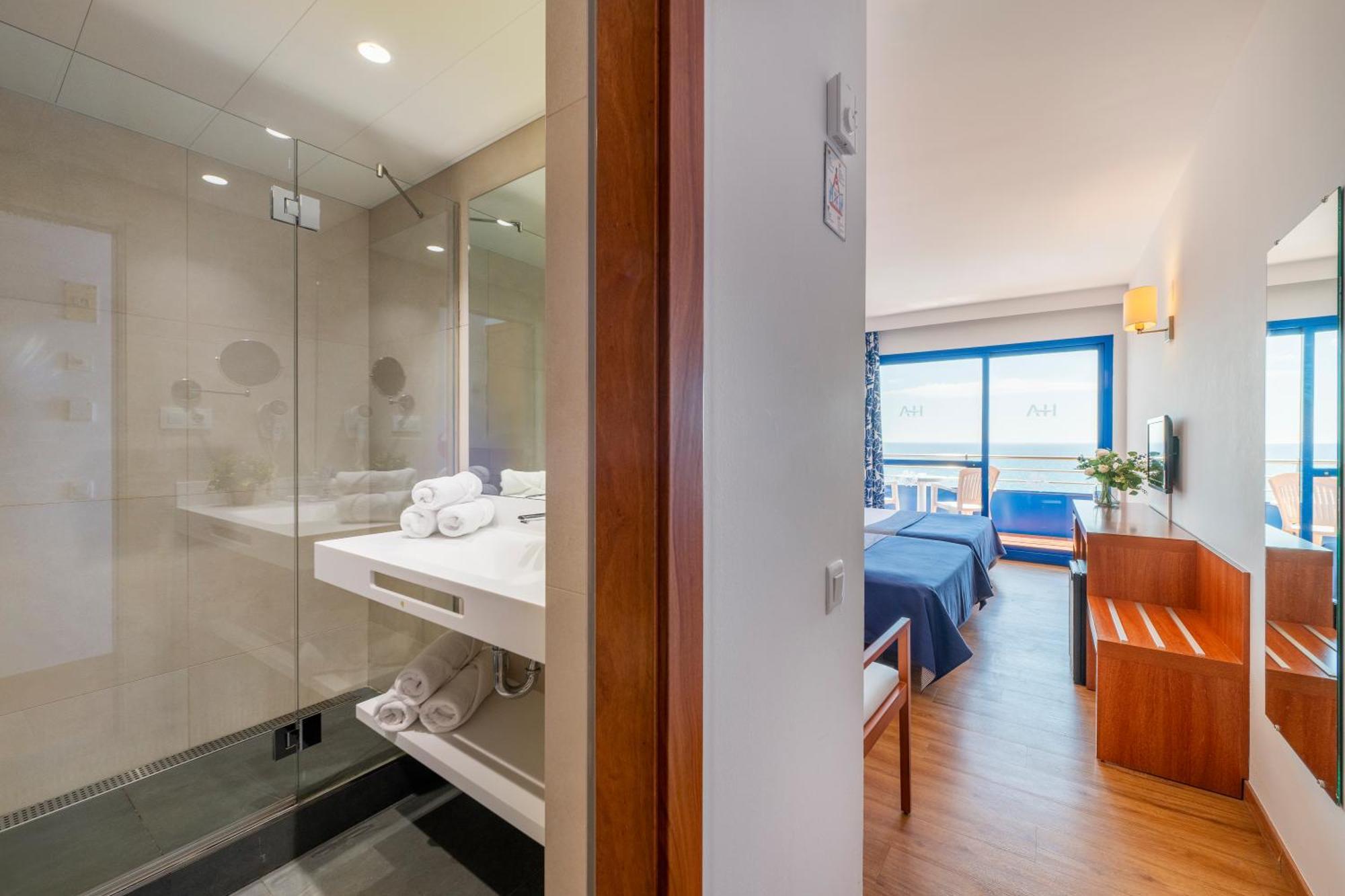 Hotel Tahiti Playa Санта Сузана Екстериор снимка