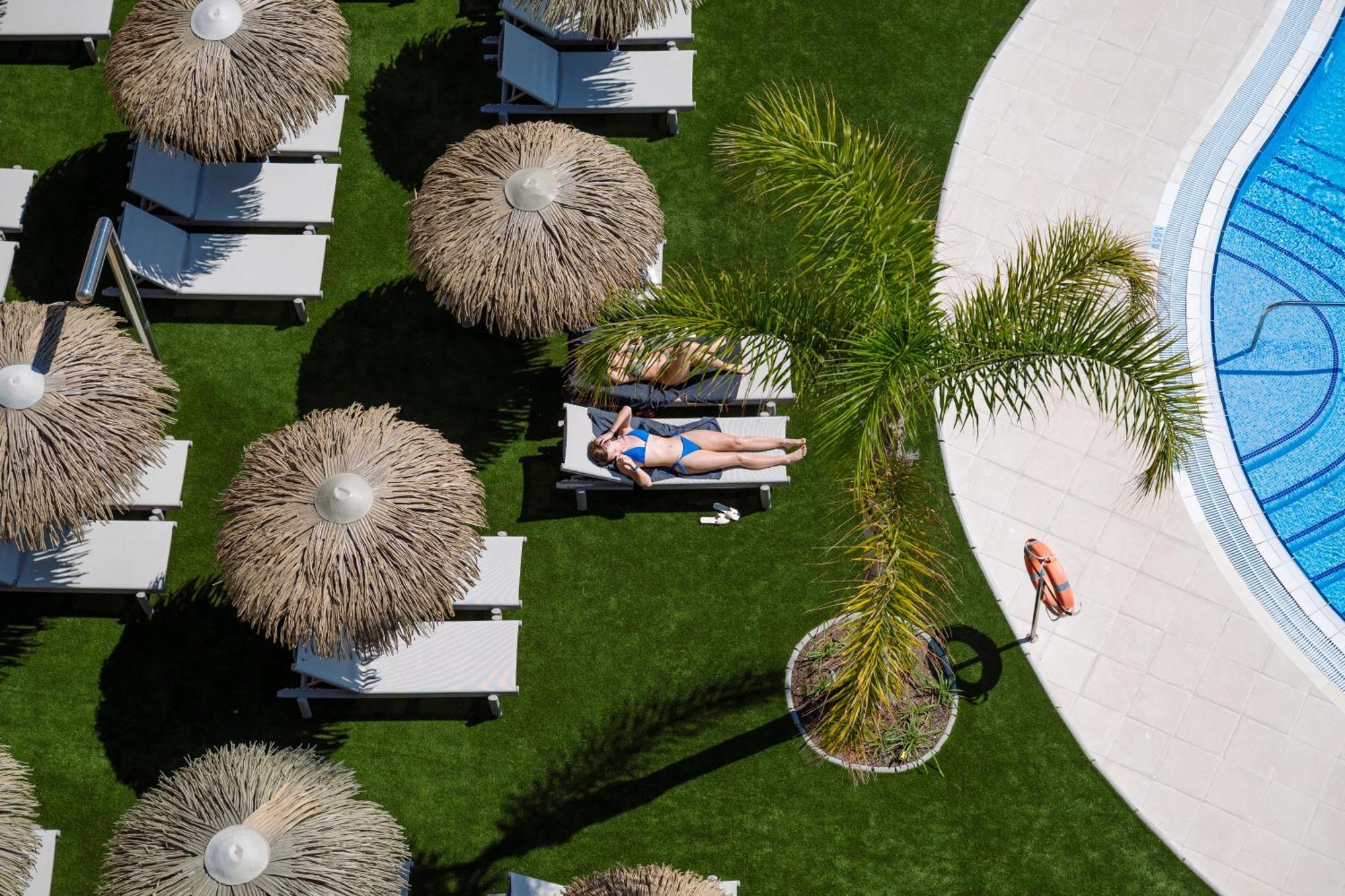 Hotel Tahiti Playa Санта Сузана Екстериор снимка
