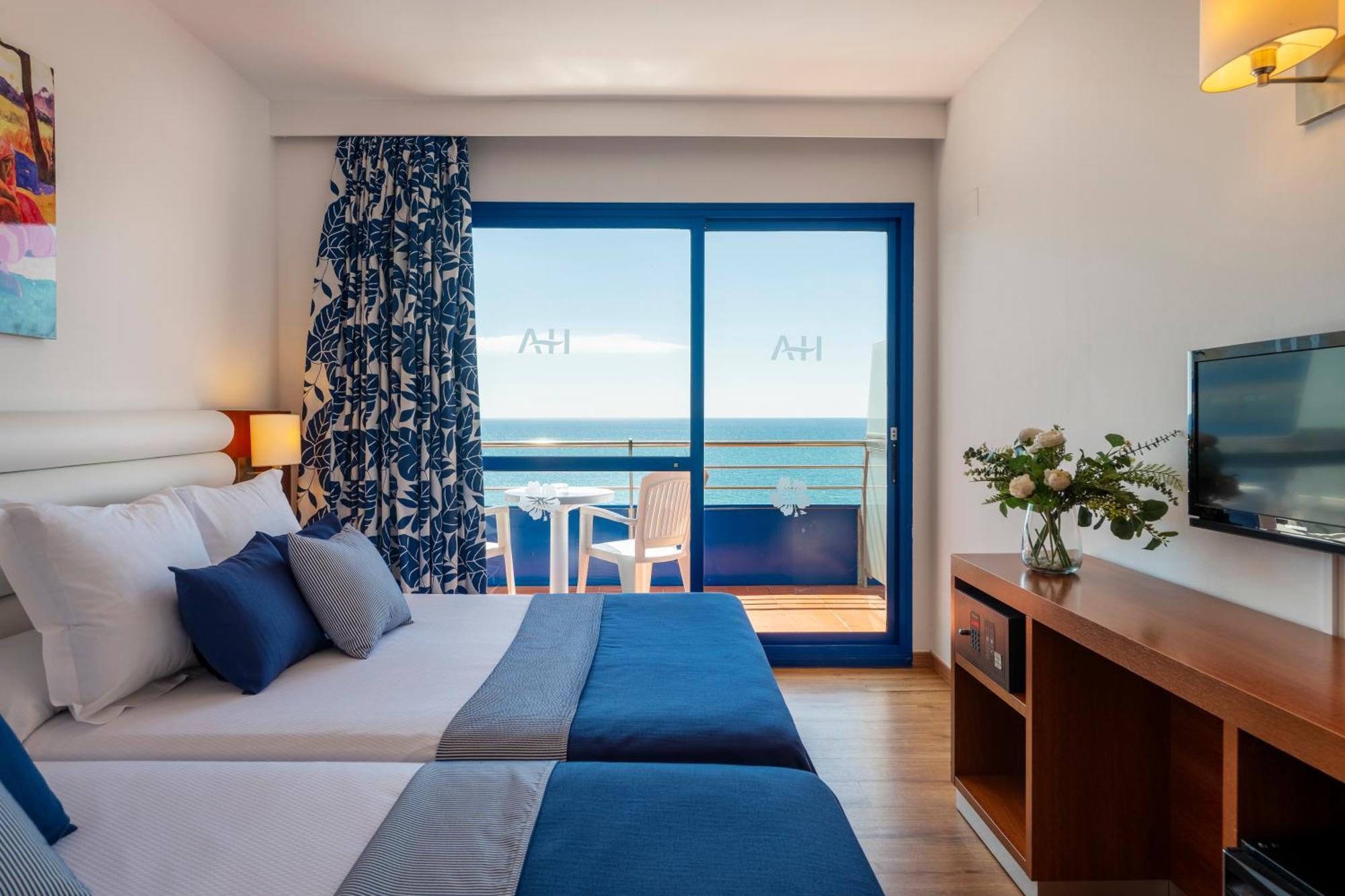 Hotel Tahiti Playa Санта Сузана Екстериор снимка