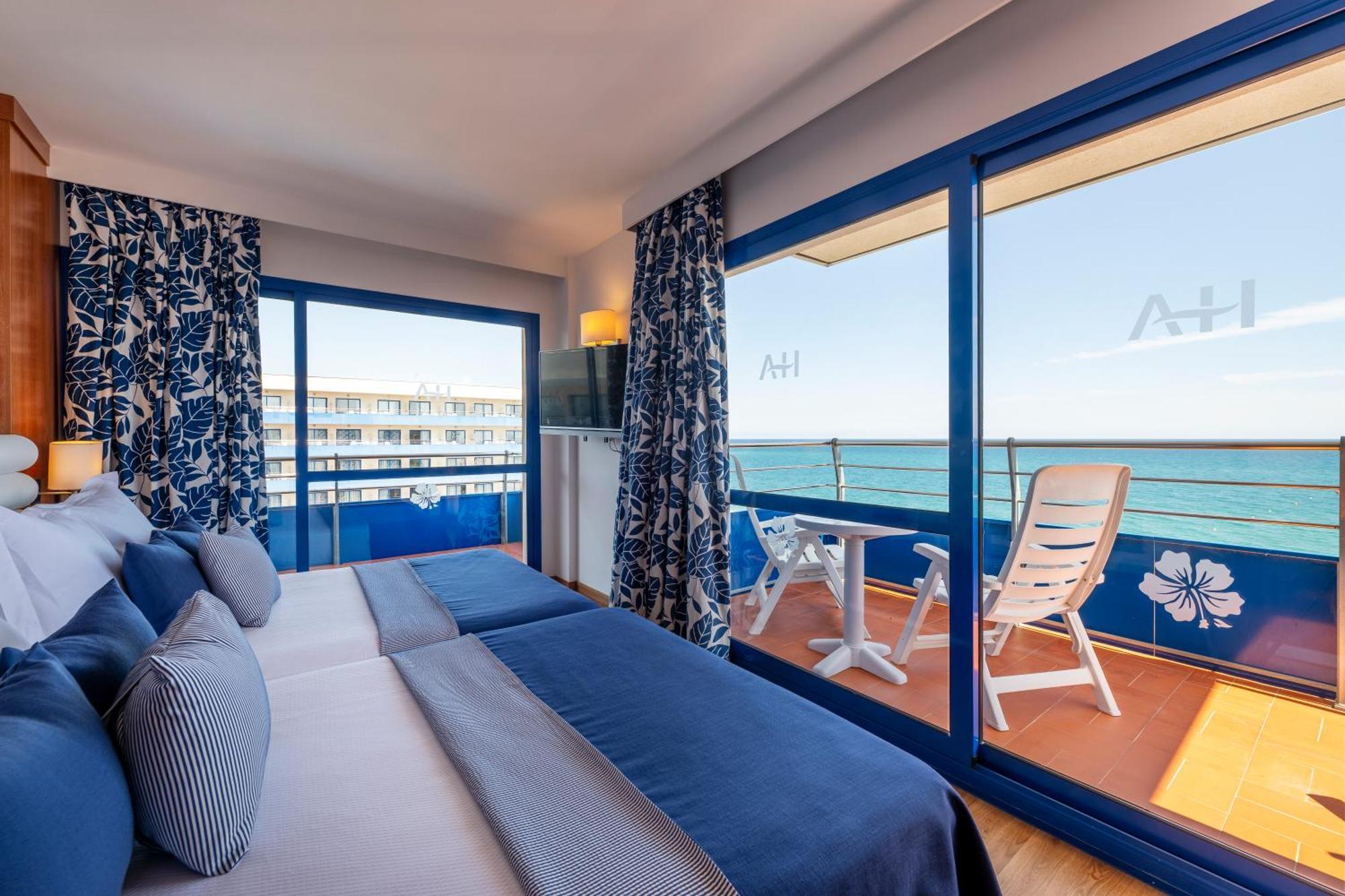 Hotel Tahiti Playa Санта Сузана Екстериор снимка